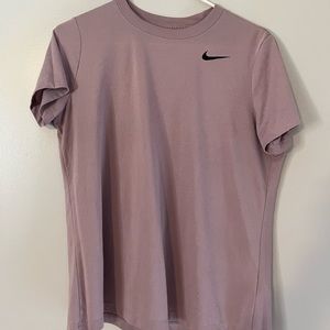 Women’s Nike active Tee